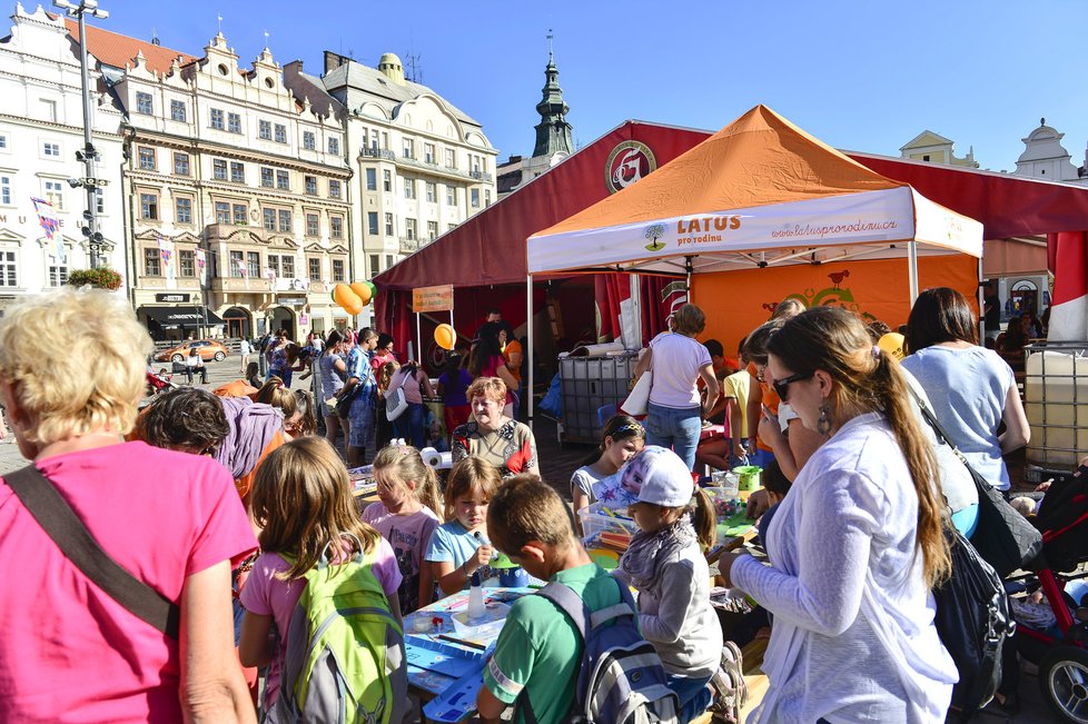 Organizace Latus pořádá setkání s veřejností, aby šířila osvětu.