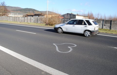 Výzva Blesku: Kdo maluje tato srdce? A pro koho?