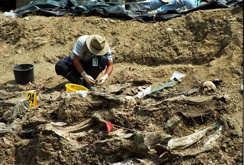 Masový hrob v Srebrenici ukrýval tisíce těl