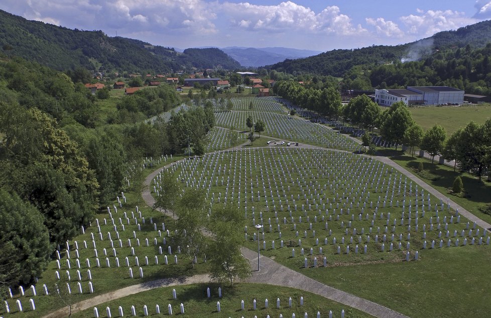 Nejvyšší nizozemský soud rozhodl, že stát se podílel na masakru ve Srebrenici (19. 7. 2019).