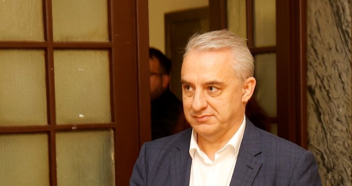 Josef Středula skončil v čele ČMKOS kvůli nezaplaceným poplatkům za členství.
