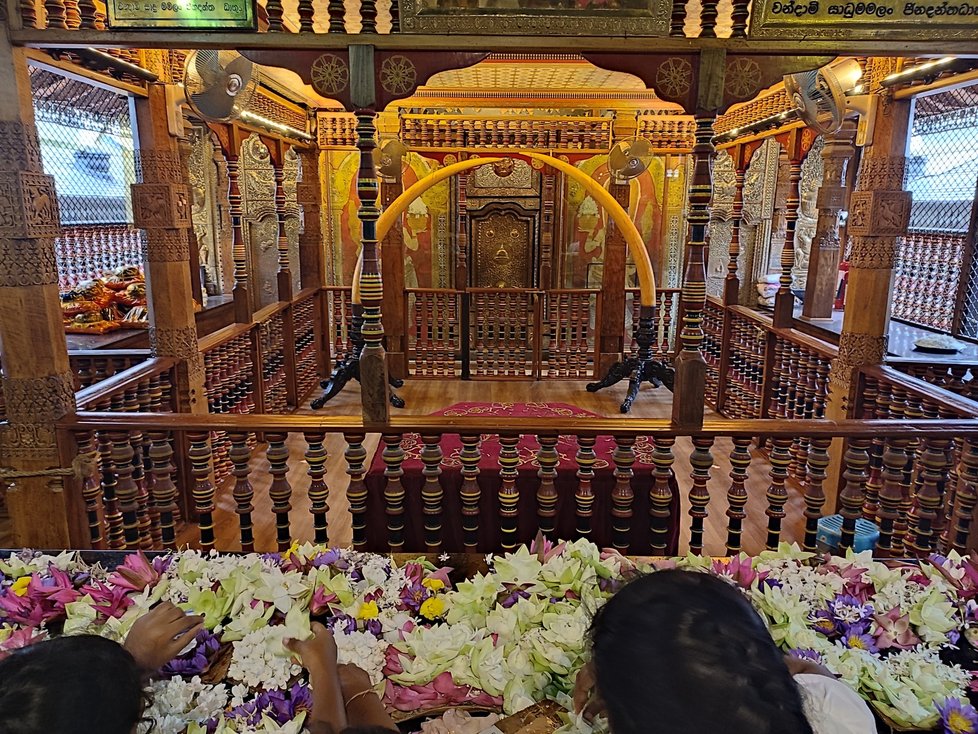 Relikvie Buddhova zubu ve městě Kandy