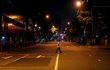 Prázdné ulice na Srí Lance, kde po teroristických útocích platí zákaz vycházení. (21.4.2019)