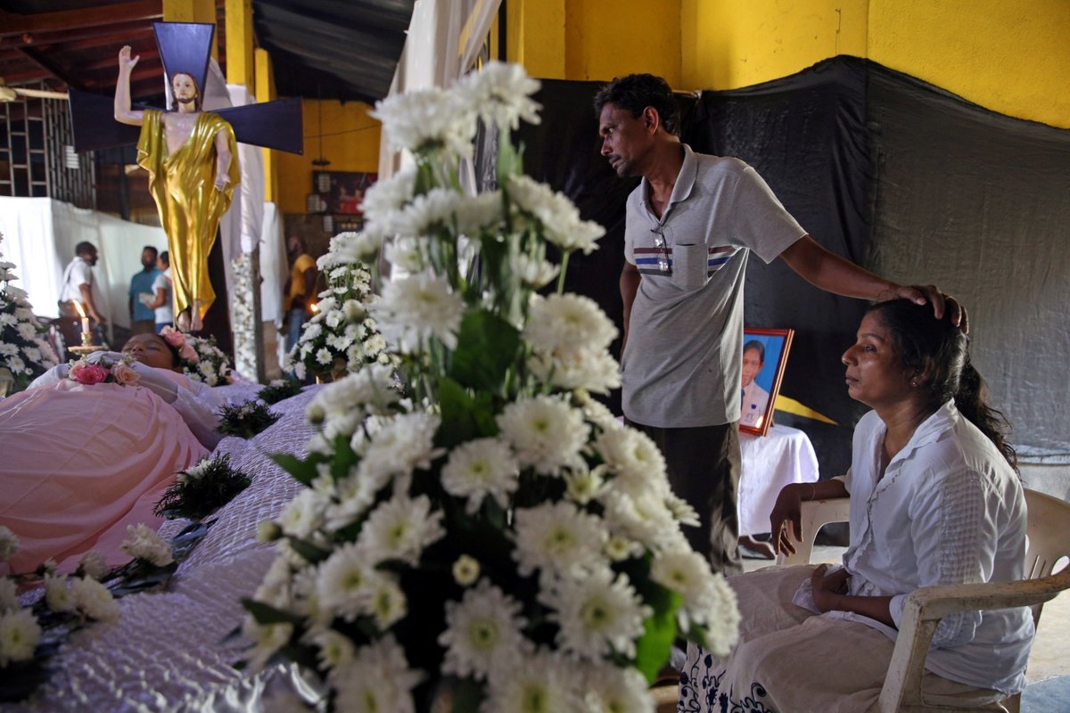 Při útocích na Srí Lance zemřela i třináctiletá Shaini. S dívkou se loučí rodina a přátelé. (22.4.2019)