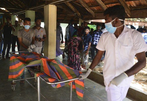 Útoky na Srí Lance mají přes 200 obětí. (21. 4. 2019)
