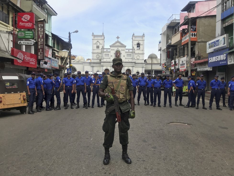 V ulicích Srí Lanky je policie