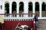 Při nepokojích ve srílanském městě Kandy byl poškozena řada mešit.