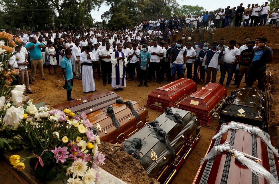 Srí Lanka se vzpamatovává z velikonočních teroristických útoků.