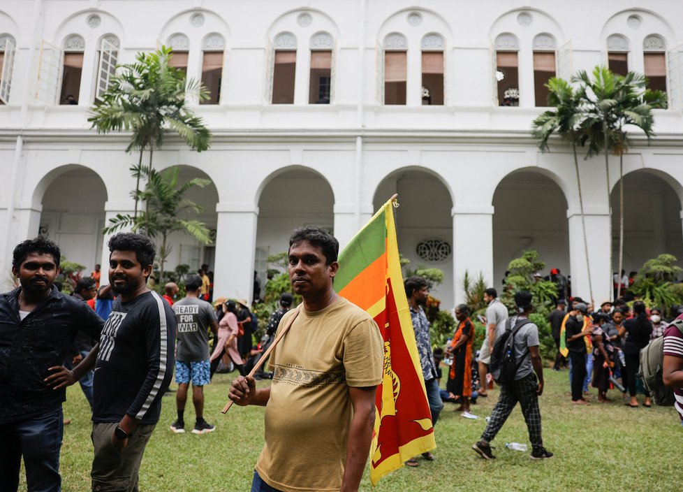 Demonstranti na Srí Lance vnikli do prezidentského paláce.