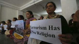 Teroristické útoky na Srí Lance mají 310 obětí. Policie zadržela už 40 lidí, může zatýkat i bez soudu