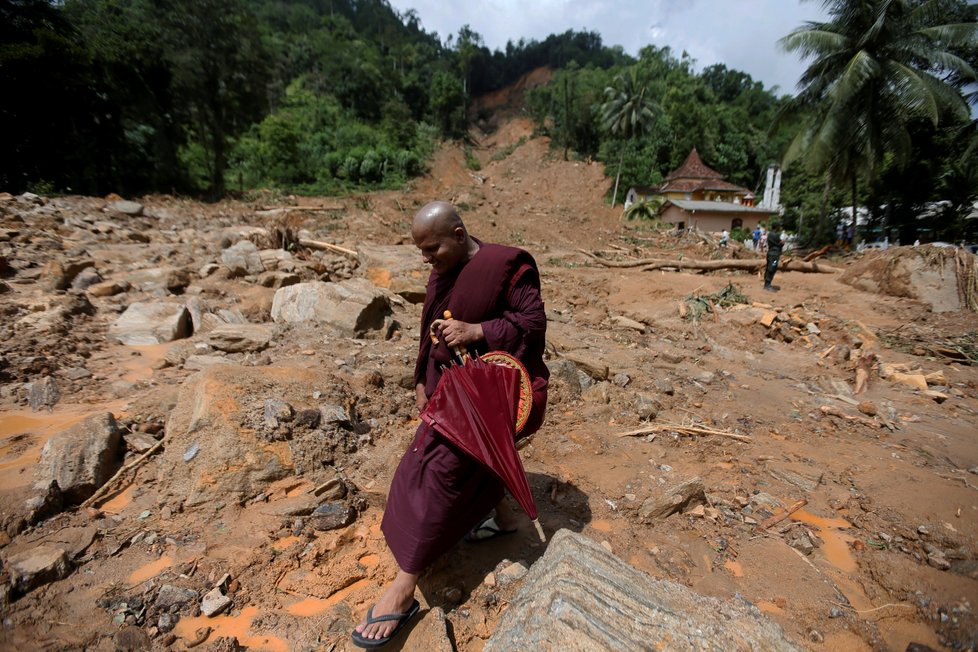 Záplavy a sesuvy půdy si na Srí Lance vyžádaly už 146 obětí