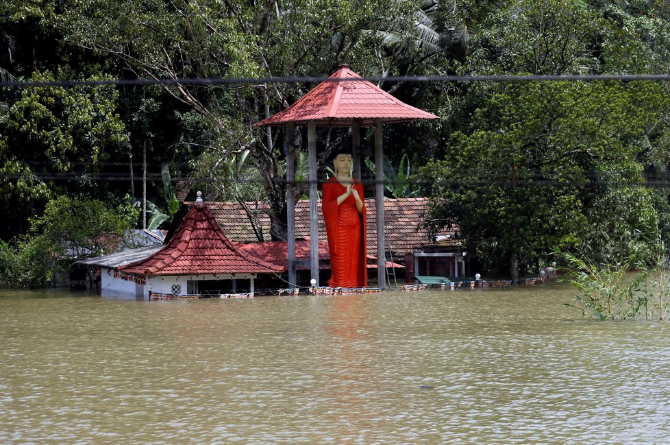 Kvůli záplavám už musela armáda na Srí Lance evakuovat půl milionu lidí
