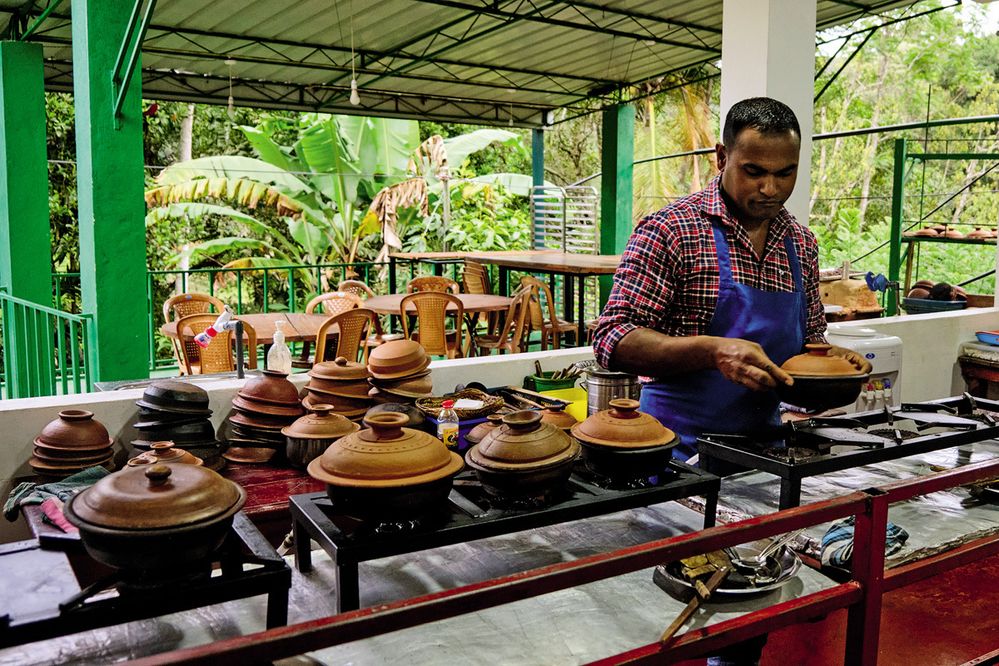 V hliněných miskách se tradičně vaří každé šrílanské kari