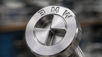 Šroub, který nikdo jiný nepovolí? S vychytávkou od BMW si vesnický opravář neporadí Šroub, který nikdo jiný nepovolí? S vychytávkou od BMW si vesnický opravář neporadí