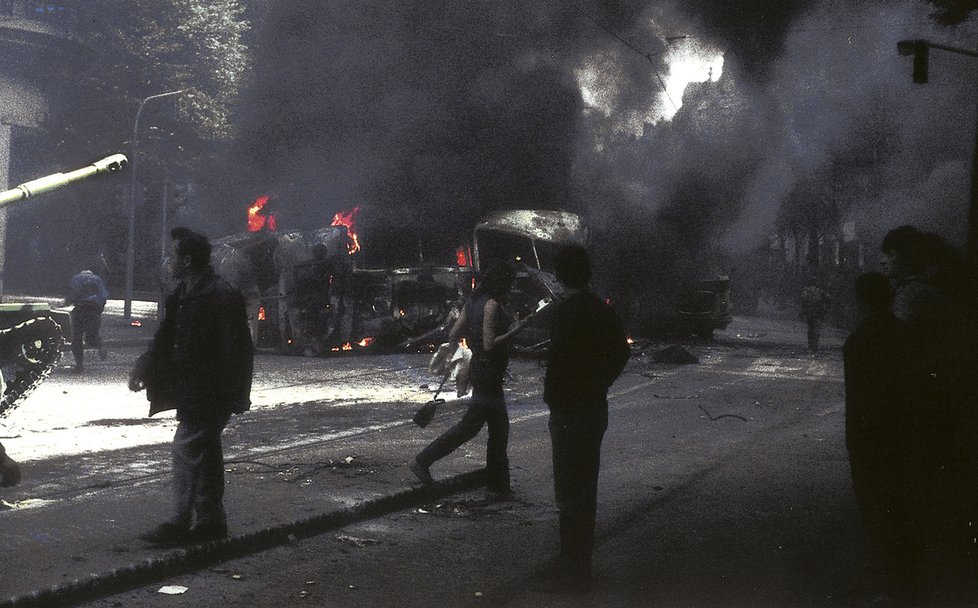 Unikátní barevné fotografie Jiřího Chrastila z vpádu vojsk Varšavské smlouvy do Československa 21. srpna 1968