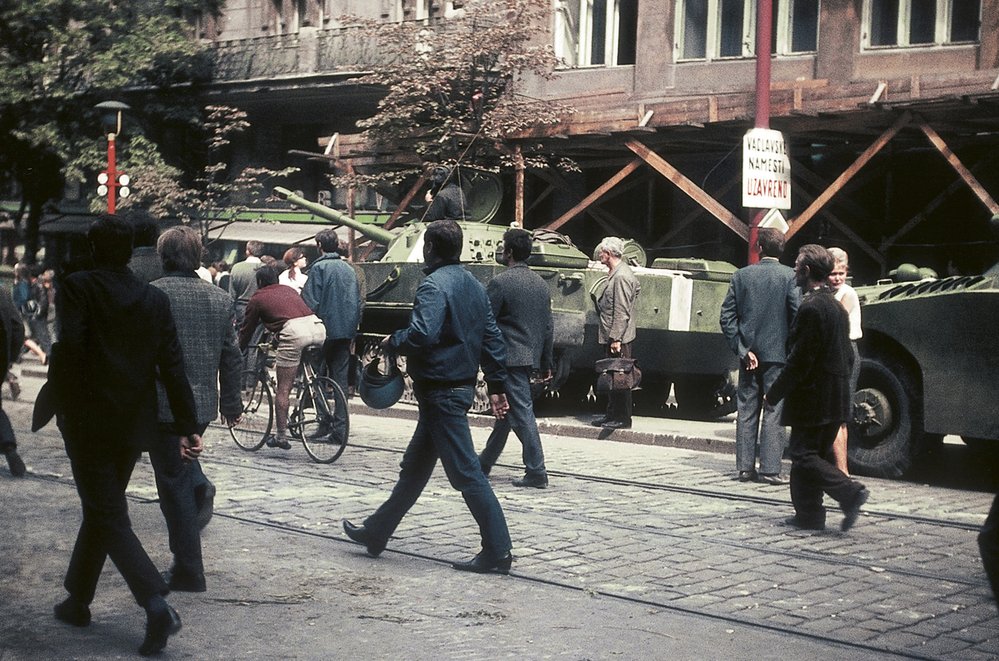 Unikátní barevné fotografie Jiřího Chrastila z vpádu vojsk Varšavské smlouvy do Československa 21. srpna 1968