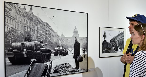 Výstava Sovětská invaze/srpen 1968 v Křížové chodbě a Rytířském sále Staroměstské radnice v Praze