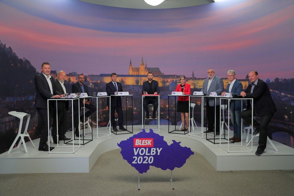 Krajská debata Blesk Zpráv o zemědělství a průmyslu (24. 9. 2020): Zleva Radim Sršeň (STAN), Václav Snopek(KSČM), Karel Bendl (ODS), Josef Kott (ANO), moderátor Jaroslav Šimáček, Hana Hajnová (Piráti), Petr Šilar (KDU-ČSL), Herbert Pavera (TOP 09), Jiří Struček (ČSSD)