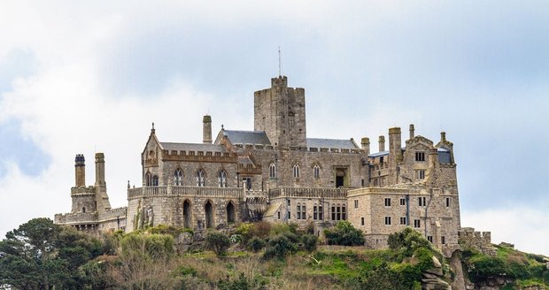 Práce snů na ostrově u britského pobřeží: Středověký hrad hledá svého spráce, který netrpí mořskou nemocí!