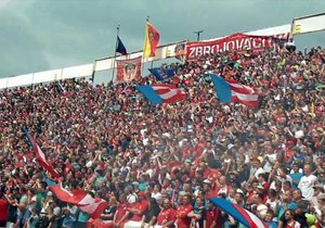 Film Stadion dokumentuje stav stadionu za Lužánkami od jeho zarostlého stavu po rozlučkový zápas Petra Švancary.