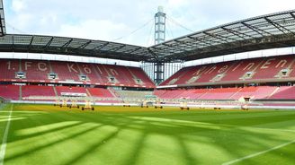 V nitru obřího německého stadionu: Nezbedné fanoušky sledují automatické 4K kamery