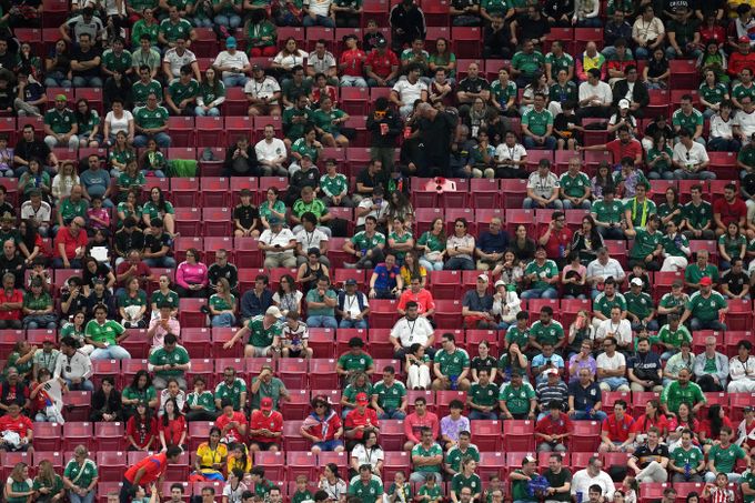 Prázdné sedačky na českém zápase na MS: nahlášeno téměř plno. Ostuda pro FIFA? Prázdné sedačky na českém zápase na MS: nahlášeno téměř plno. Ostuda pro FIFA?
