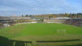 Fotbalový stadion Za Lužánkami v Brně chátrá již 45 roků, posledních 16 let je uzavřený.