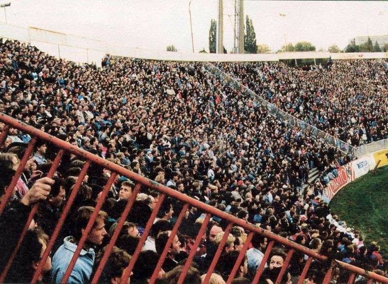 Fotbalový stadion za Lužánkami v Brně byl svědkem nejvyšších fotbalových návštěv v Československu i Česku. Dne 2.října 1996 stanovili fanoušci tehdejšího Boby Brno dosud nepřekonaný a zřejmě též nepřekonatelný rekord v návštěvnosti ligového utkání – na pražskou Slavii tehdy přišlo 44 000 diváků.
