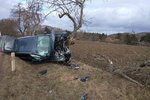 Zfetovaný řidič (38) boural u Šťáhlavy s kradeným autem.