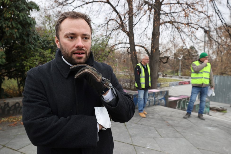 Magistrát opravil schody na Stalinovi. Zatékalo do podzemních prostor, které v minulosti už musely být vyztuženy opěrami