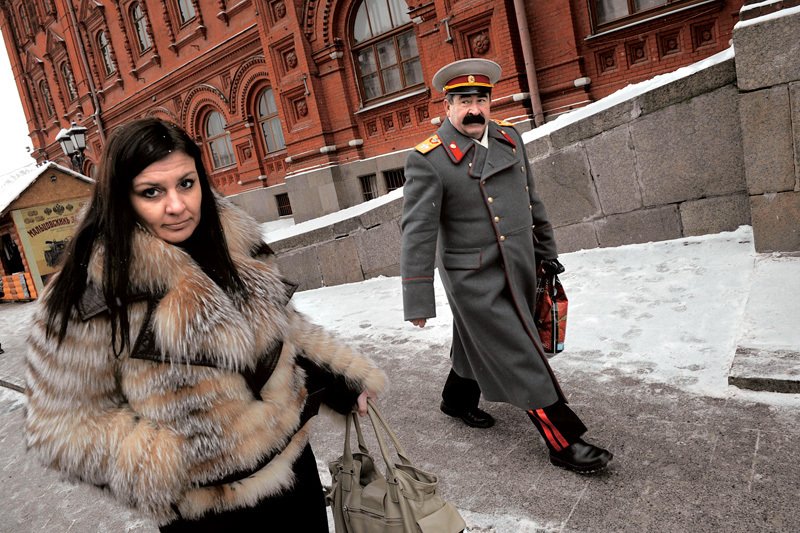 Moskva 2009. Stalin je téměř 60 let po smrti, jeho duch však kvůli Putinovi (a Lužkovovi) stále žije.