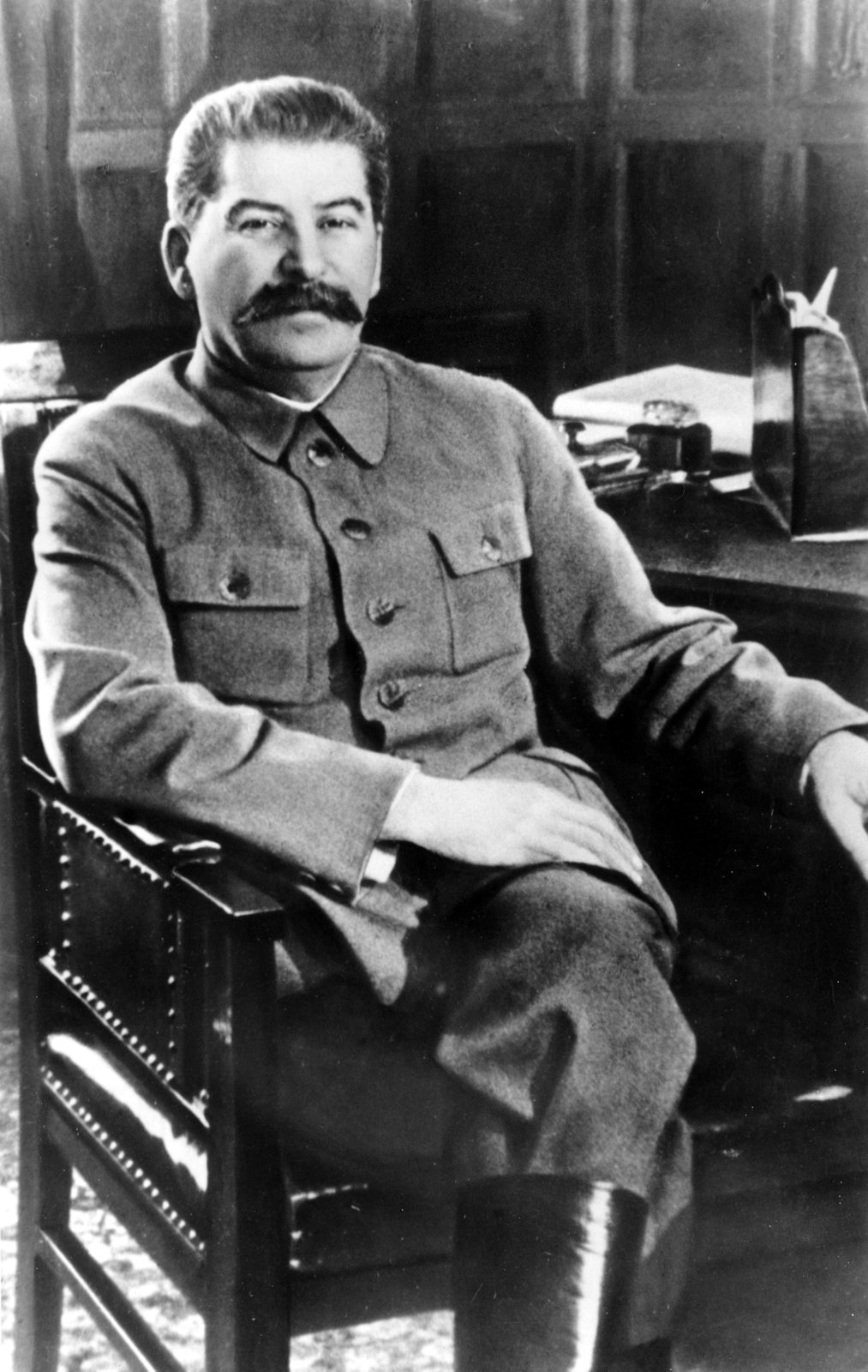 Stalin zase nemohl nechat padnout město nesoucí jeho jméno.