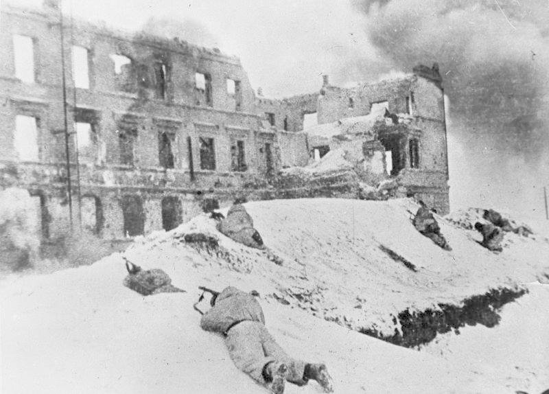 Sovětští vojáci ke konci boje o město.