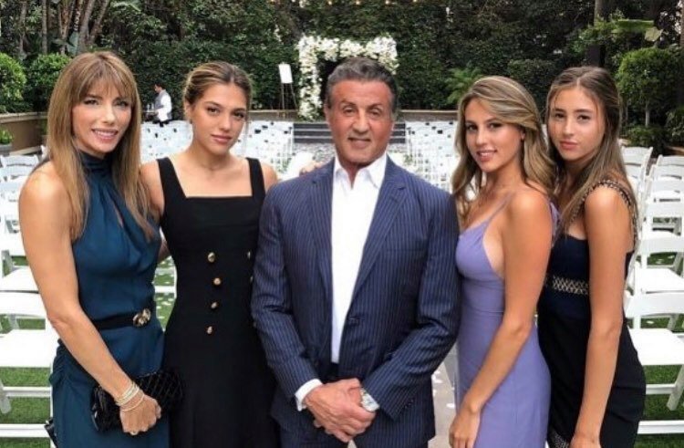 Sylvester Stallone a jeho tři dcery a manželka