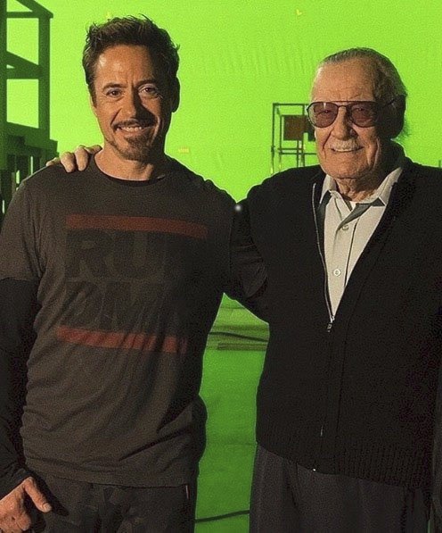 Stan Lee (†95) a Robert Downey Jr (53).