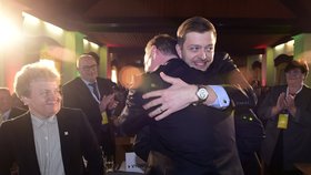 Sněm STAN: Staronový předseda Petr Gazdík s Vítem Rakušanem