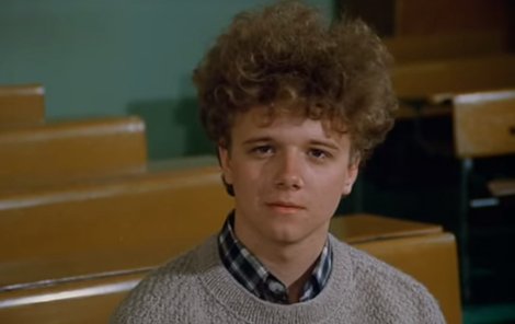 Jako mladý Jarda Pávek z filmu Vesničko má středisková (1985)