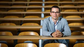 Koronakrize nás zasáhla, ale osudově napořád nás nepoznamená, tvrdí politolog Stanislav Balík Koronakrize nás zasáhla, ale osudově napořád nás nepoznamená, tvrdí politolog Stanislav Balík