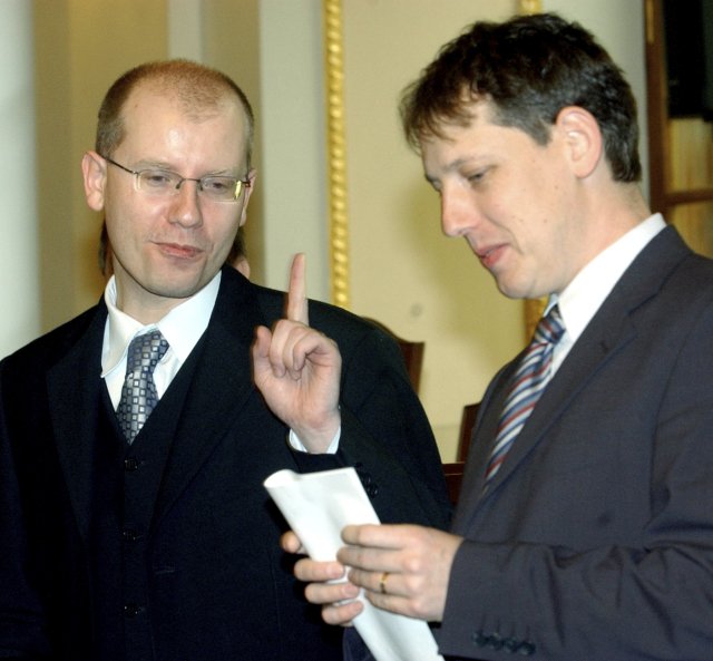 Stanislav Gross a Bohuslav Sobotka v roce 2004