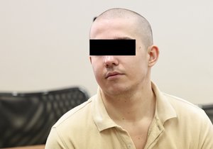 Stanislav zavraždil dívku (†19) a vysál její konto?! Kamaráda obdaroval hodinkami, expřítelkyni zlatým řetízkem.