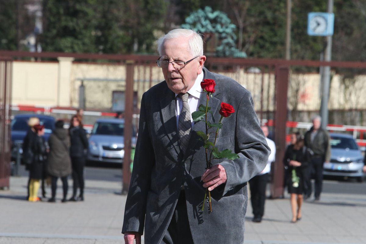 Známé osobnosti se loučí se Stanislavem Zindulkou (†86).