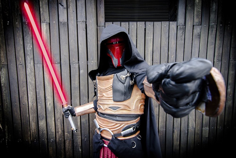 Darth Revan škrtí na dálku