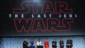 V americkém Orlandu byl 14. dubna 2017 poprvé promítán trailer k novým Hvězdným válkám – filmu Star Wars: Poslední z Jediů