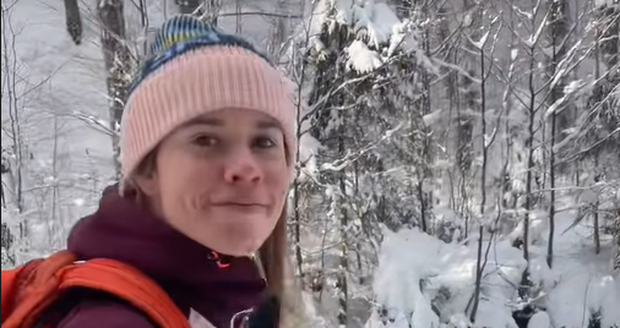 Eva Samková vyrazila s přáteli na skialpy na hory.