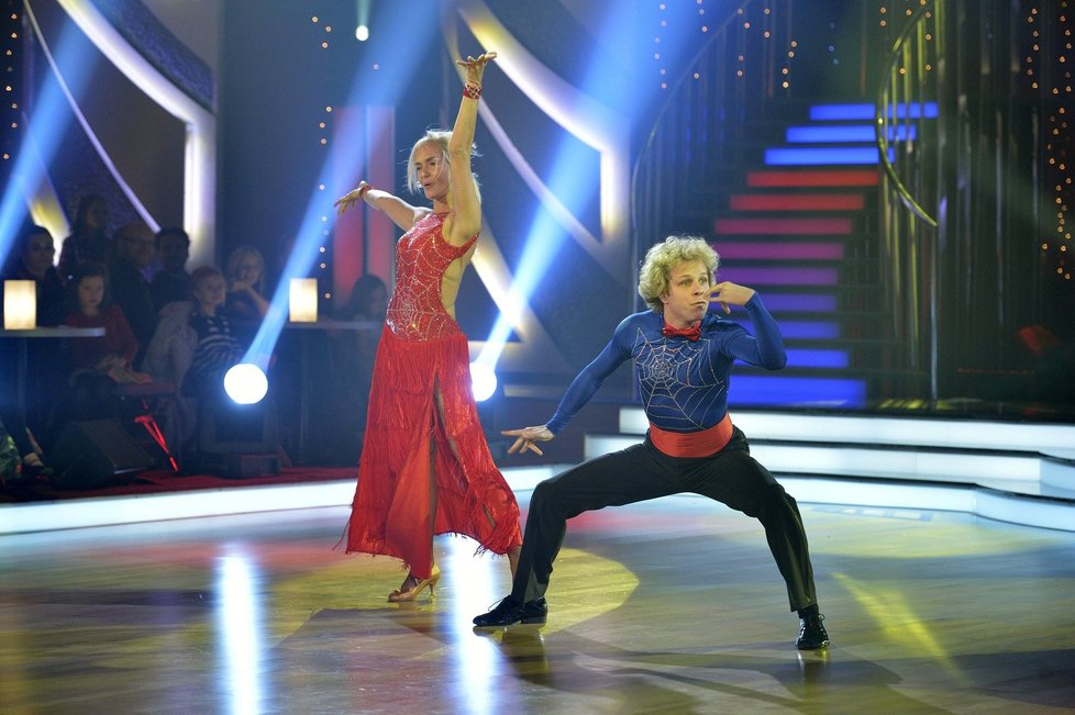 Taneční duo Onder - Kuchařová si zakřepčilo na filmovou melodii ze Spidermana.