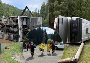 Ve Starých Hamrech na Frýdecko-Místecku havaroval autobus se studenty.