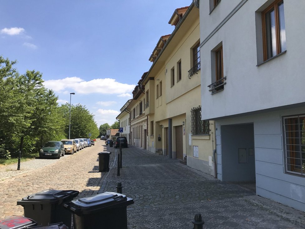 Staré Střešovice najdete nad zastávkou tramvaje Ořechovka. Budete si tu připadat jako na vesnici.