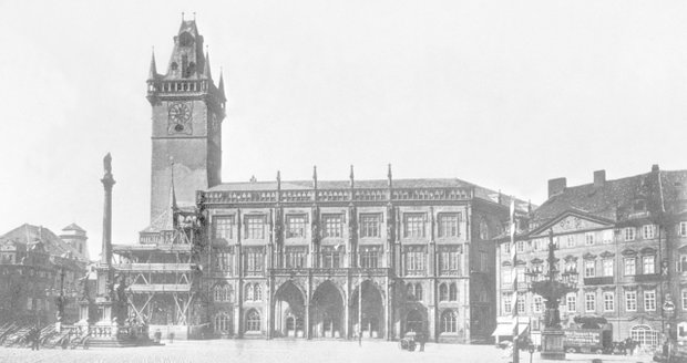 Staroměstské náměstí s Mariánským sloupem mezi roky 1885-1890