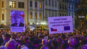 Demonstrace na Staroměstském náměstí (28. 10. 2016)