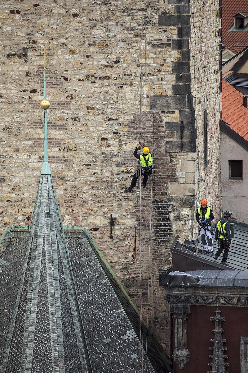 Rozsáhlá rekonstrukce budovy Staroměstské radnice vyšla pražský magistrát na 9,4 milionu korun.